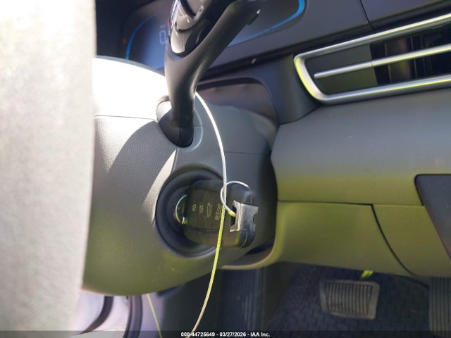 KMHLL4DGXSU050494 Hyundai ELANTRA SE