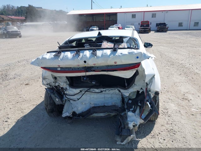 KMHLL4DGXSU050494 Hyundai ELANTRA SE