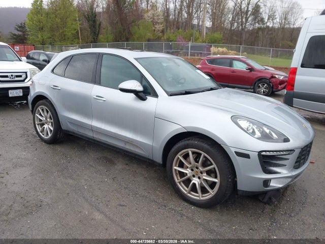 2016 PORSCHE MACAN WP1AB2A52GLB56178 Photo 0