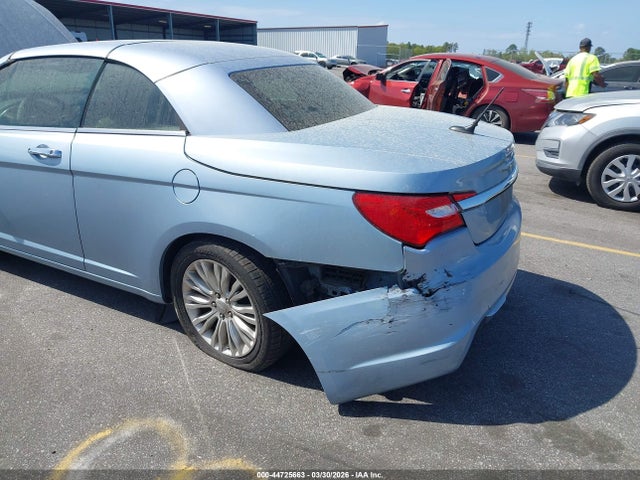 44725663 :رقم المزاد ، 1C3BCBFG4EN135190 vin ، 2014 Chrysler 200 Limited مزاد بيع