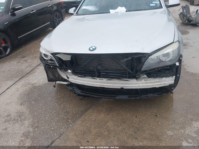 2011 Bmw 740li მანქანა იყიდება აუქციონზე, vin: WBAKB4C51BC574476, აუქციონის ნომერი: 44725684