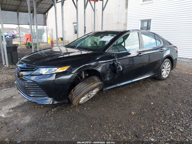 Продажа на аукционе авто 2018 Toyota Camry Le, vin: 4T1B11HK9JU613418, номер лота: 44725737