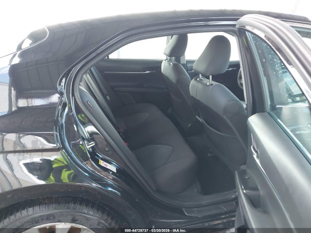 Продажа на аукционе авто 2018 Toyota Camry Le, vin: 4T1B11HK9JU613418, номер лота: 44725737