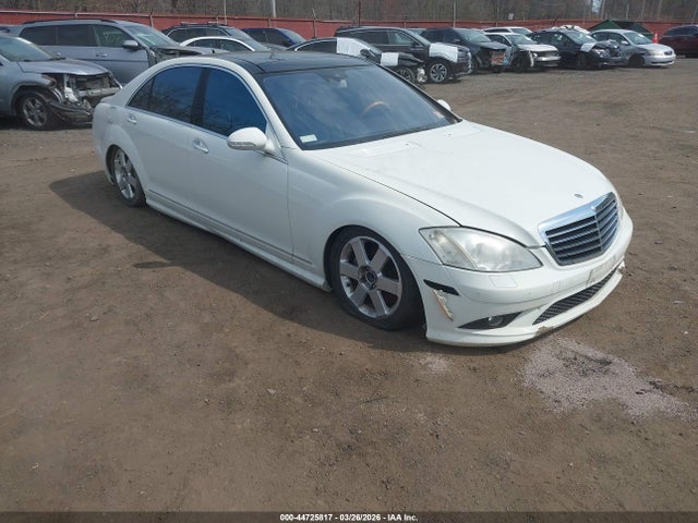 2009 MERCEDES-BENZ S 550 WDDNG86X89A244027