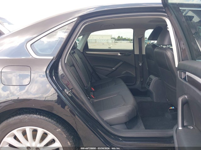 2017 Volkswagen Passat 1.8t Se მანქანა იყიდება აუქციონზე, vin: 1VWBT7A39HC039730, აუქციონის ნომერი: 44725850