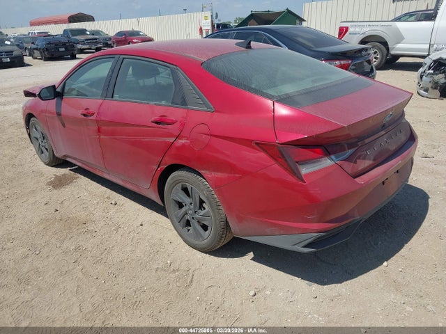 2022 HYUNDAI ELANTRA KMHLM4AG9NU265242 Photo 2