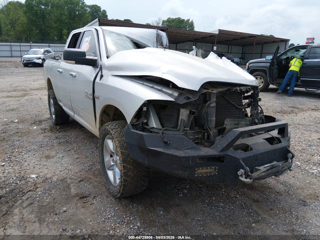 1C6RR7GT0HS578628 RAM 1500 Big Horn 4x4 6&#039;4 Box