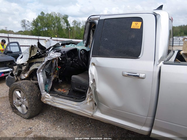 1C6RR7GT0HS578628 RAM 1500 Big Horn 4x4 6&#039;4 Box