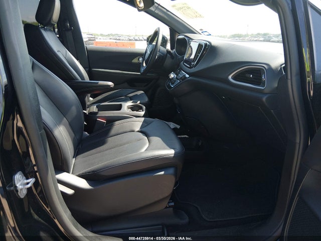 Продажа на аукционе авто 2025 Chrysler Pacifica Select, vin: 2C4RC1BG1SR532669, номер лота: 44725914