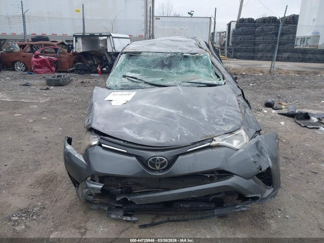Toyota RAV4 LE 2018 JTMBFREV6JJ227902 Image 11