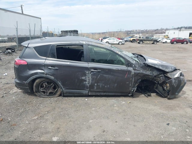Toyota RAV4 LE 2018 JTMBFREV6JJ227902 Image 12