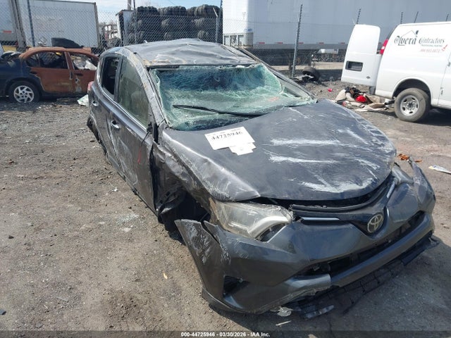 Toyota RAV4 LE 2018 JTMBFREV6JJ227902 Image 6