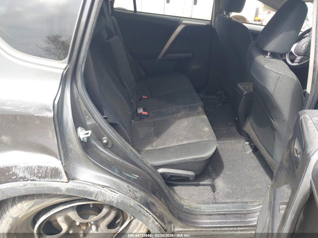 Toyota RAV4 LE 2018 JTMBFREV6JJ227902 Image 8