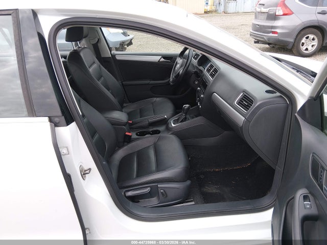 2014 Volkswagen Jetta 1.8t Se მანქანა იყიდება აუქციონზე, vin: 3VWD17AJXEM417643, აუქციონის ნომერი: 44725968
