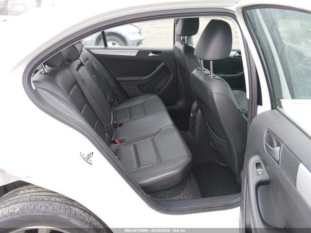 2014 Volkswagen Jetta 1.8t Se მანქანა იყიდება აუქციონზე, vin: 3VWD17AJXEM417643, აუქციონის ნომერი: 44725968