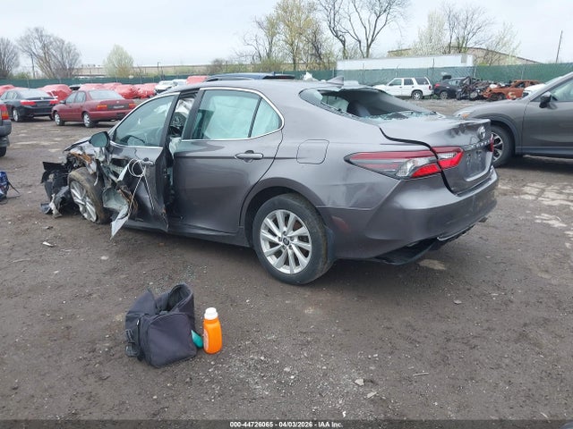 4T1R11BKXMU035602 Toyota Camry Le Awd