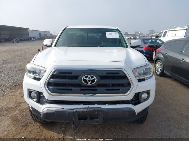5TFAX5GN3HX088575 Toyota Tacoma Sr5