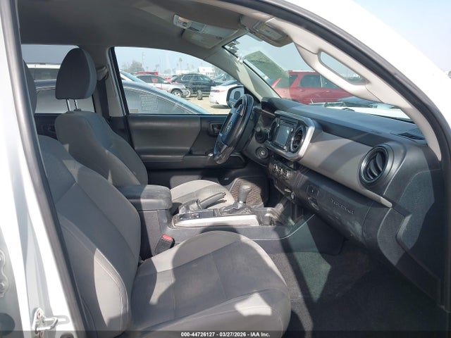 5TFAX5GN3HX088575 Toyota Tacoma Sr5