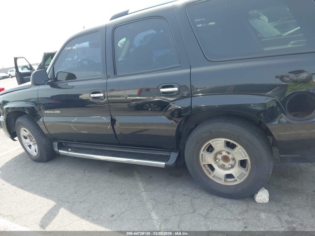 44726138 :رقم المزاد ، 1GYEC63T95R123511 vin ، 2005 Cadillac Escalade Standard مزاد بيع