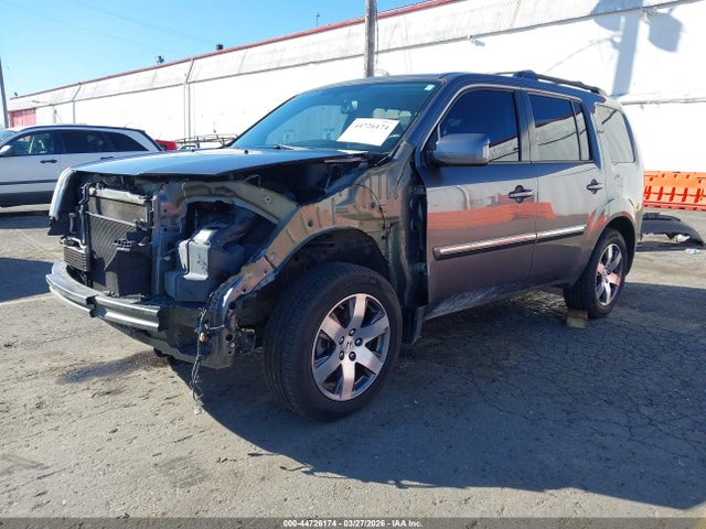 Honda Pilot Touring 2015 5FNYF4H92FB007148 Image 2