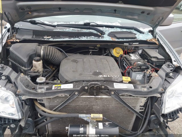 44726175 :رقم المزاد ، 2C4RC1BG8FR534232 vin ، 2015 Chrysler Town & Country Touring مزاد بيع