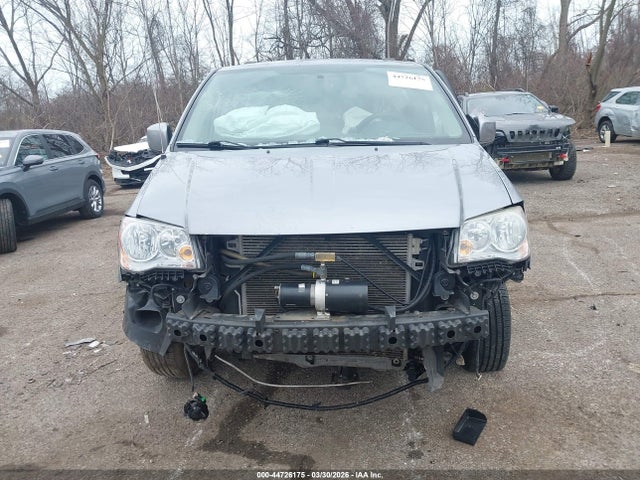 44726175 :رقم المزاد ، 2C4RC1BG8FR534232 vin ، 2015 Chrysler Town & Country Touring مزاد بيع