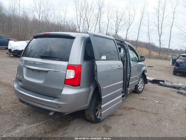 44726175 :رقم المزاد ، 2C4RC1BG8FR534232 vin ، 2015 Chrysler Town & Country Touring مزاد بيع