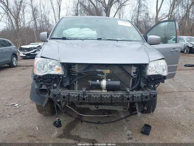 44726175 :رقم المزاد ، 2C4RC1BG8FR534232 vin ، 2015 Chrysler Town & Country Touring مزاد بيع