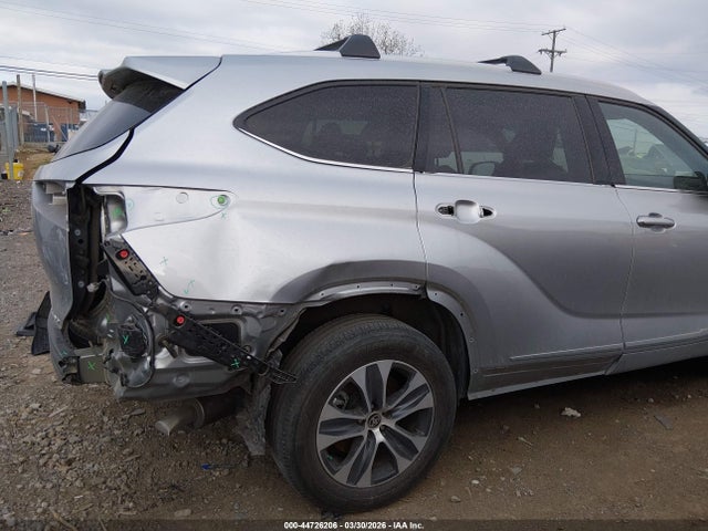 5TDGZRBH6NS161341 Toyota Highlander Xle