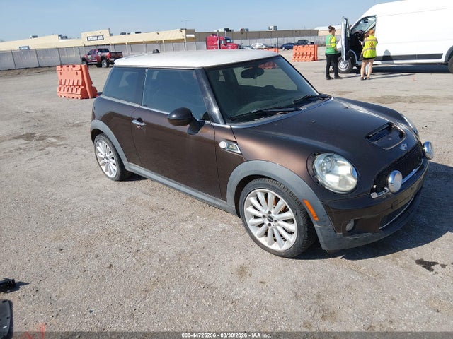 2010 MINI COOPER WMWMF7C57ATX45258