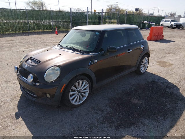 2010 MINI COOPER WMWMF7C57ATX45258 Photo 1