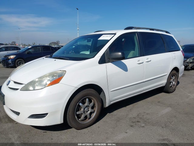 2010 TOYOTA SIENNA 5TDKK4CC8AS323694 Photo 1