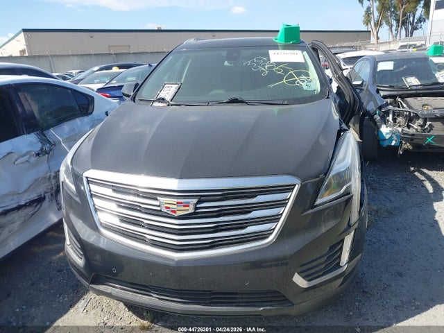 1GYKNCRS3HZ268588 Cadillac Xt5 Premium Luxury