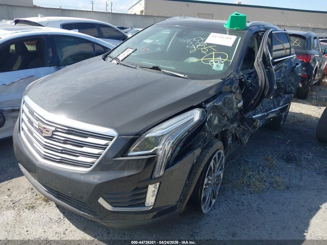 1GYKNCRS3HZ268588 Cadillac Xt5 Premium Luxury