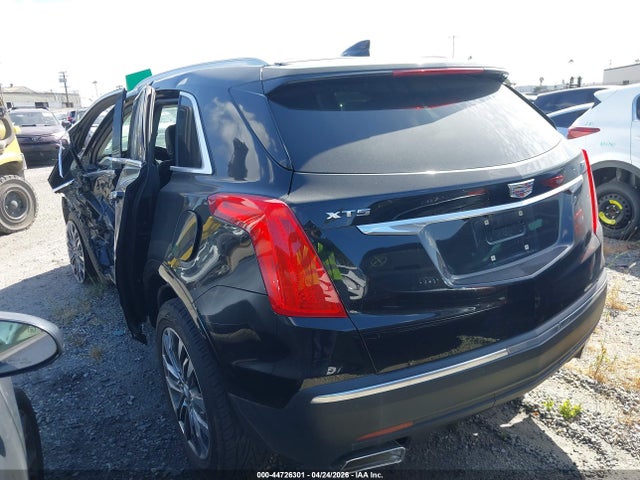 1GYKNCRS3HZ268588 Cadillac Xt5 Premium Luxury