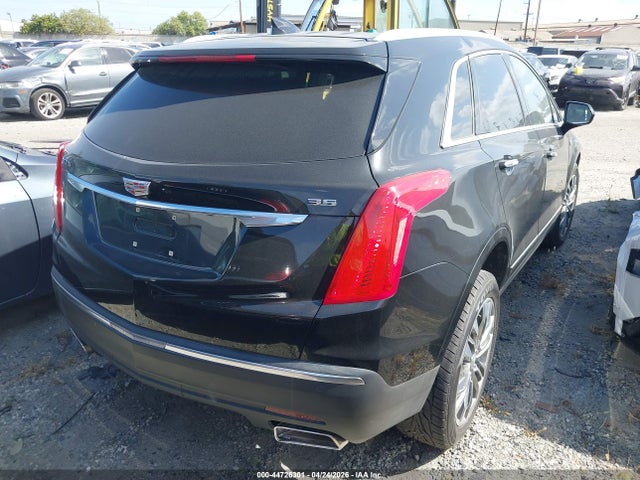 1GYKNCRS3HZ268588 Cadillac Xt5 Premium Luxury