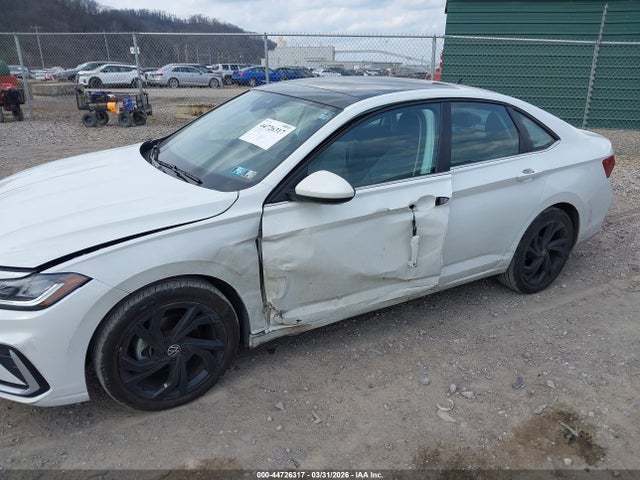 Auction sale of the 2025 Volkswagen Jetta 1.5t Se, vin: 3VW7X7BU0SM013640, lot number: 44726317