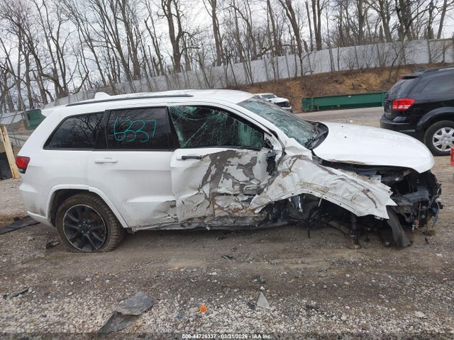 Продажа на аукционе авто 2018 Jeep Grand Cherokee Altitude 4x4, vin: 1C4RJFAG9JC335681, номер лота: 44726337