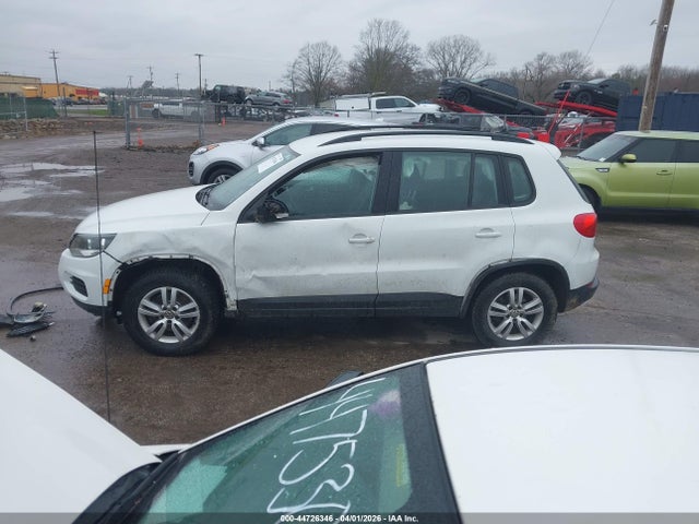 Продажа на аукционе авто 2017 Volkswagen Tiguan 2.0t S, vin: WVGAV7AX2HK000846, номер лота: 44726346