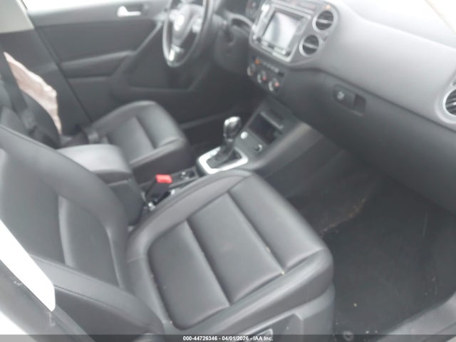 Продажа на аукционе авто 2017 Volkswagen Tiguan 2.0t S, vin: WVGAV7AX2HK000846, номер лота: 44726346