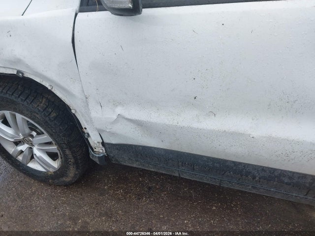 Продажа на аукционе авто 2017 Volkswagen Tiguan 2.0t S, vin: WVGAV7AX2HK000846, номер лота: 44726346