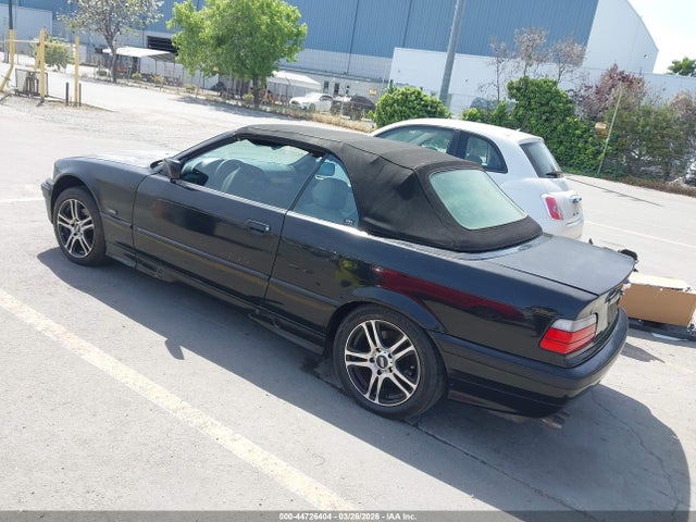 1995 BMW 325 WBABJ6320SJD38405 Photo 2