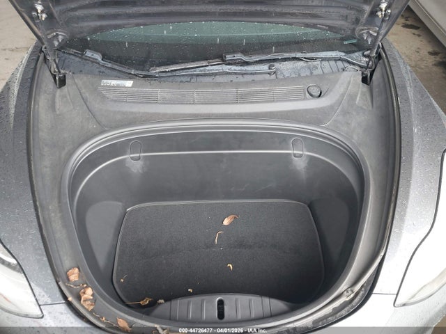 2018 Tesla Model 3 Long Range/mid Range მანქანა იყიდება აუქციონზე, vin: 5YJ3E1EA4JF050215, აუქციონის ნომერი: 44726477