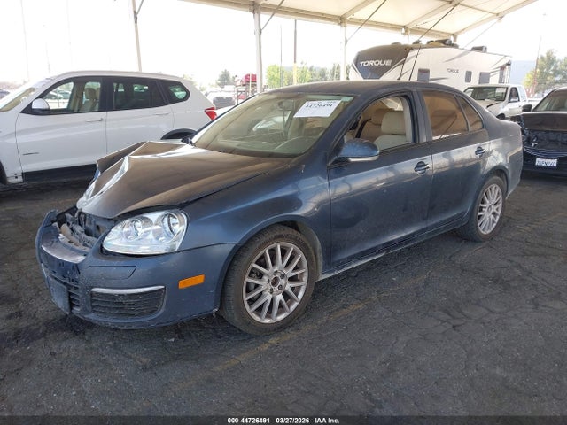 2010 VOLKSWAGEN JETTA 3VWAZ7AJ2AM117407 Photo 1