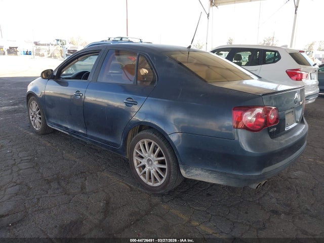 2010 VOLKSWAGEN JETTA 3VWAZ7AJ2AM117407 Photo 2