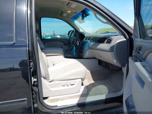 2011 Gmc Yukon Xl 1500 Slt მანქანა იყიდება აუქციონზე, vin: 1GKS2KE39BR223531, აუქციონის ნომერი: 44726496