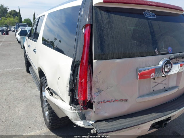 44726498 :رقم المزاد ، 1GYFK66827R269721 vin ، 2007 Cadillac Escalade Esv Standard مزاد بيع