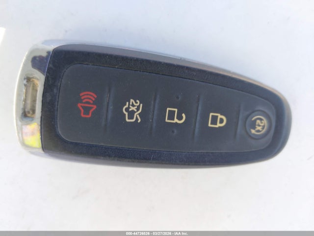 1FMCU0J98EUB08120 Ford Escape Titanium
