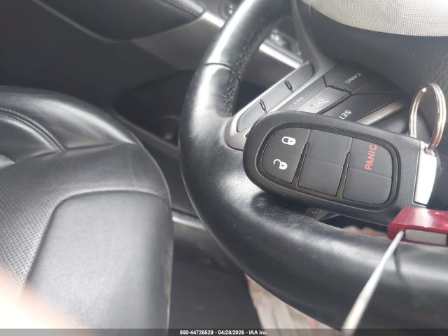 44726529 :رقم المزاد ، 1C4PJMDXXKD197703 vin ، 2019 Jeep Cherokee Limited 4x4 مزاد بيع