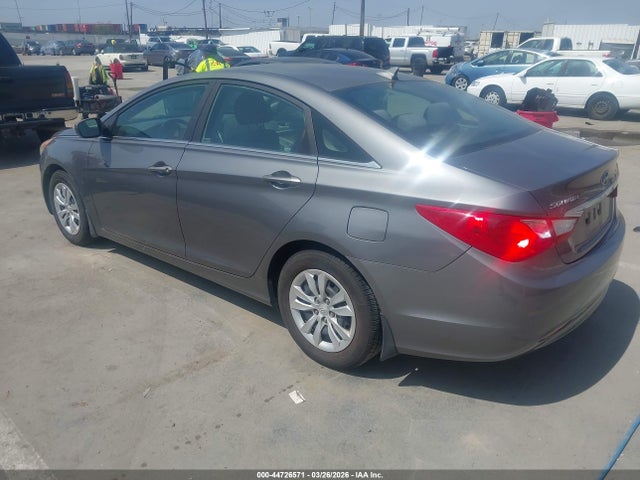 2011 HYUNDAI SONATA 5NPEB4AC8BH179216 Photo 2